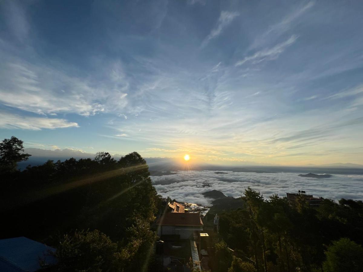 Mount Everest Hotel & Resort 나가르코트 외부 사진