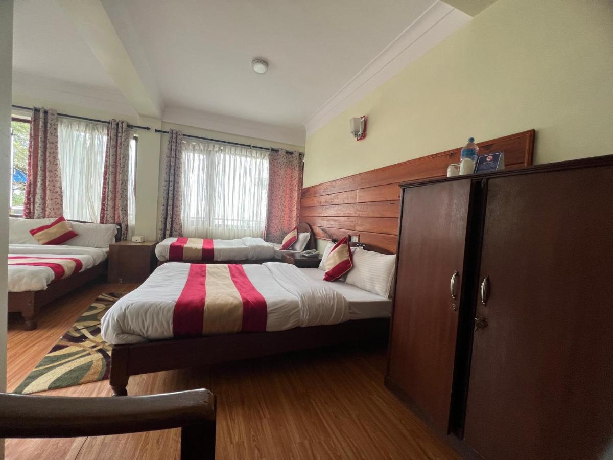 Mount Everest Hotel & Resort 나가르코트 외부 사진