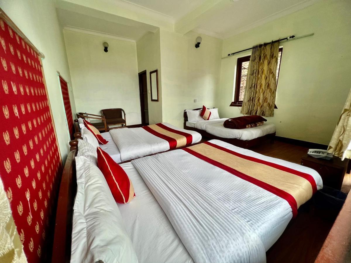 Mount Everest Hotel & Resort 나가르코트 외부 사진