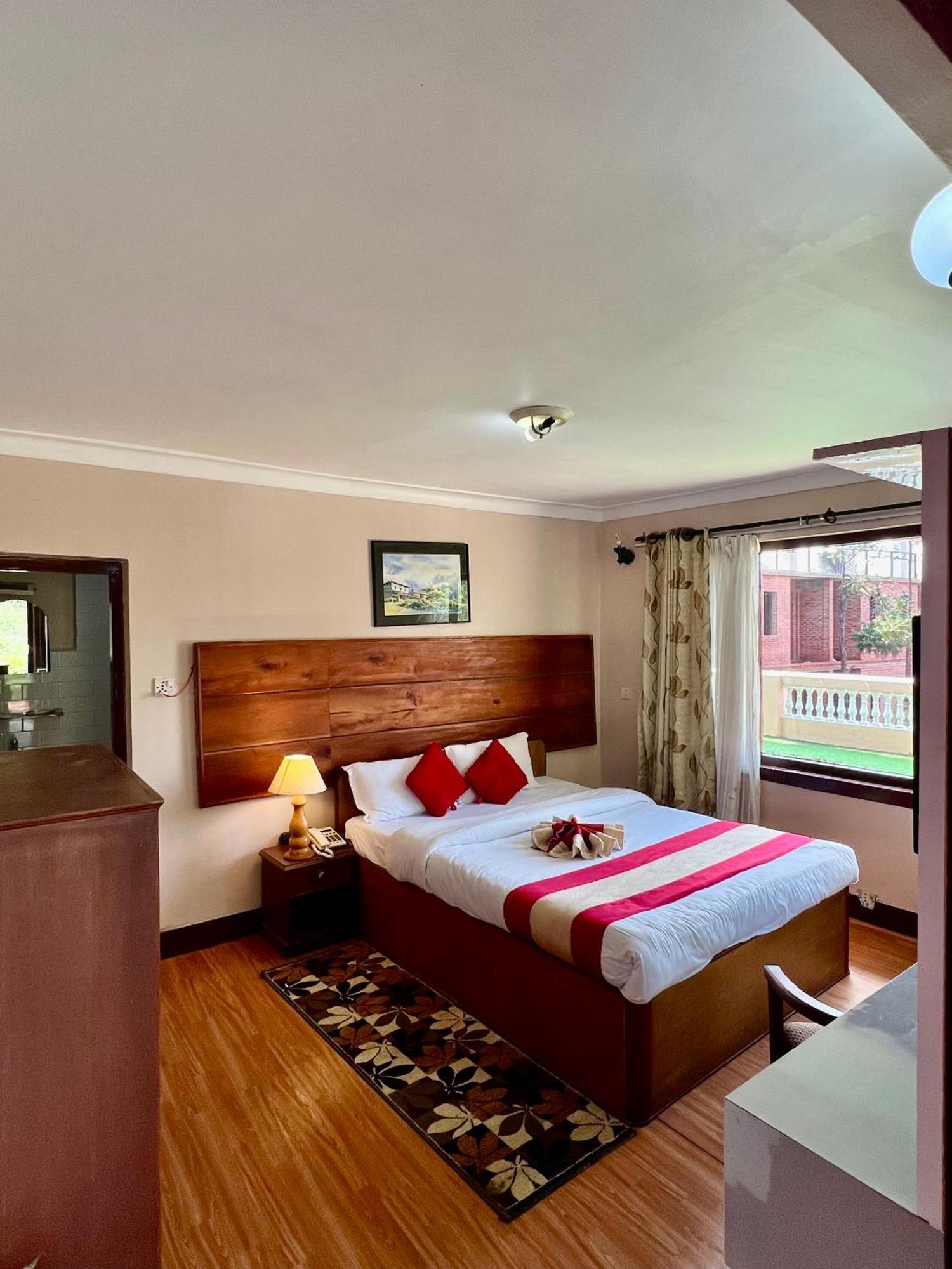 Mount Everest Hotel & Resort 나가르코트 외부 사진
