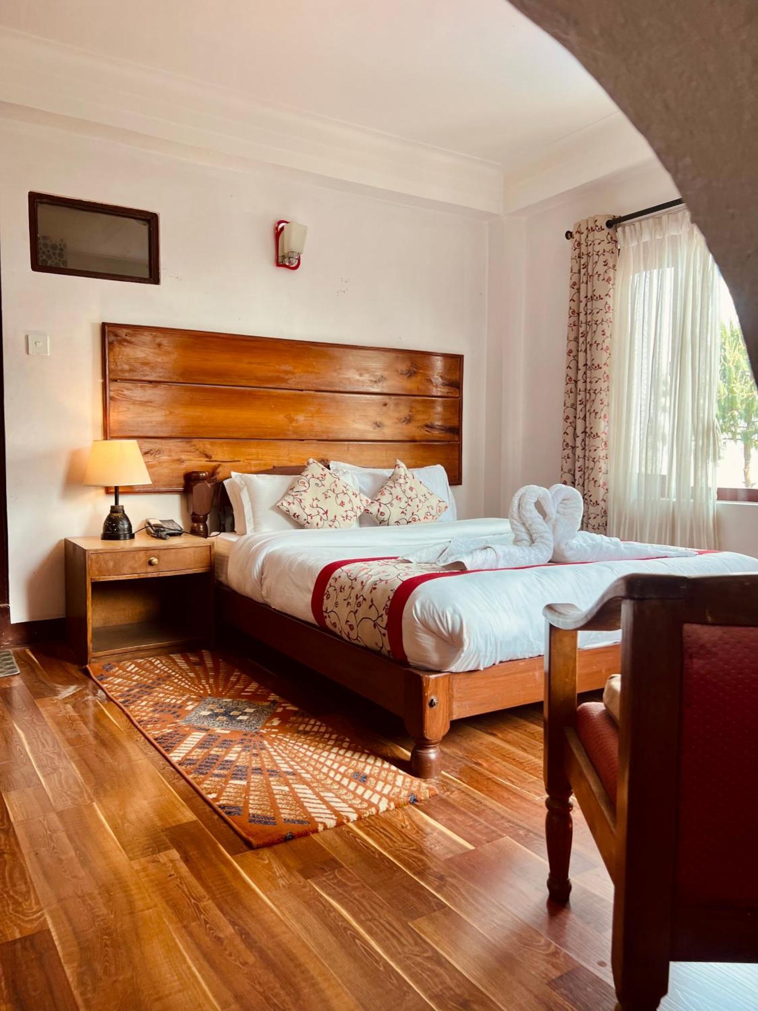 Mount Everest Hotel & Resort 나가르코트 외부 사진
