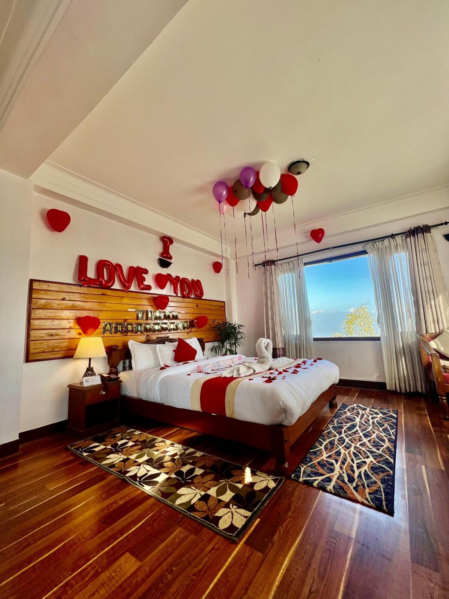 Mount Everest Hotel & Resort 나가르코트 외부 사진